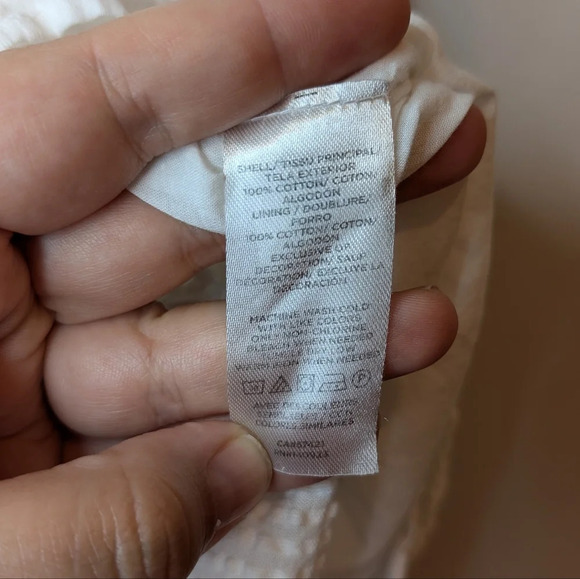 LOFT Petites MP White Sleeveless Blouse Blue Embroidery Ruffled Detail Women - Picture 5 of 11